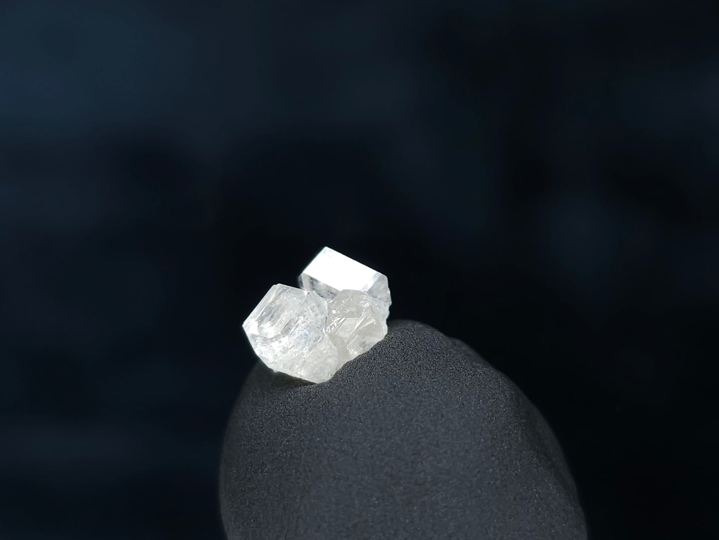 #33582 Super clear Nailhead Spar Calcite tiny cluster
