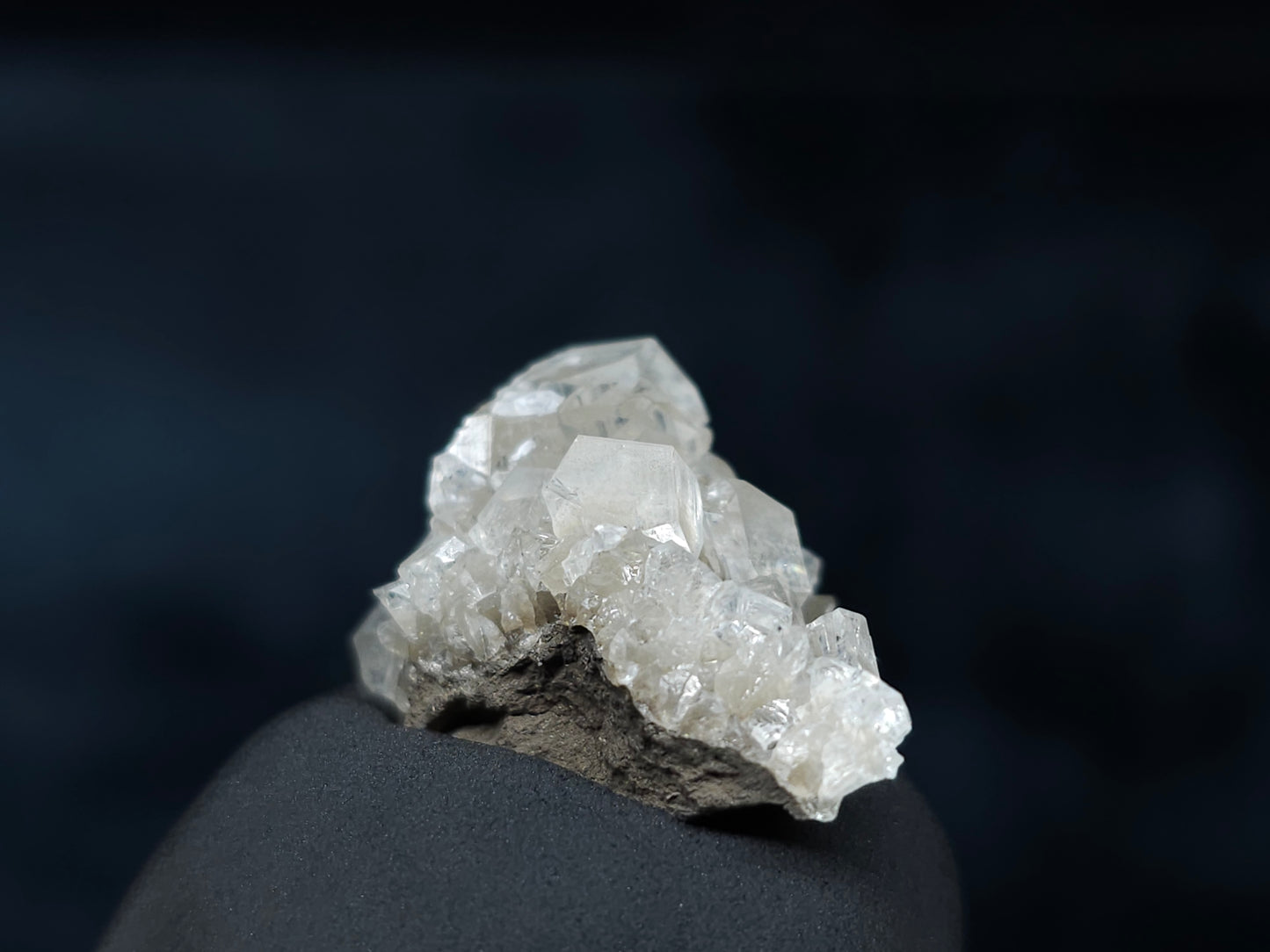 #33583 Super clear Nailhead Spar Calcite tiny cluster