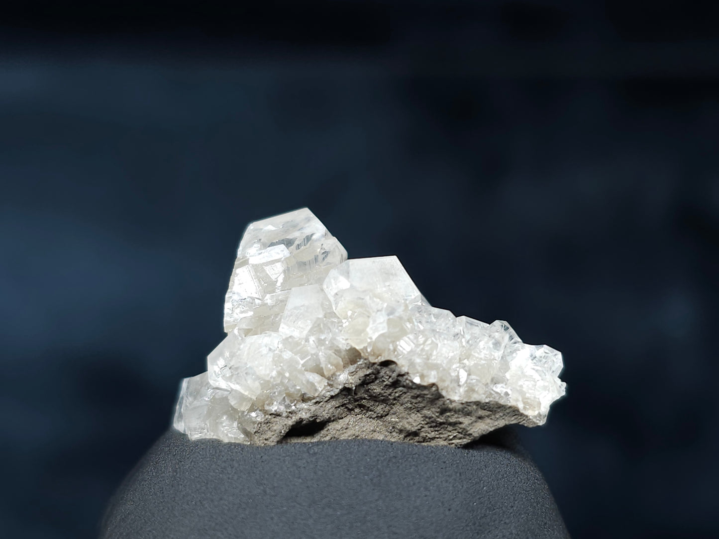 #33583 Super clear Nailhead Spar Calcite tiny cluster