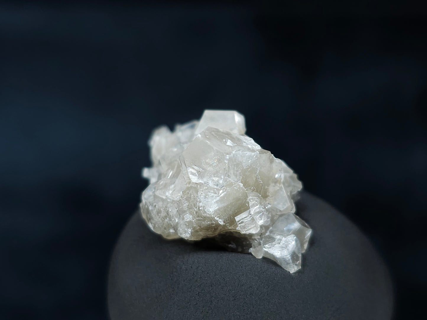 #33583 Super clear Nailhead Spar Calcite tiny cluster