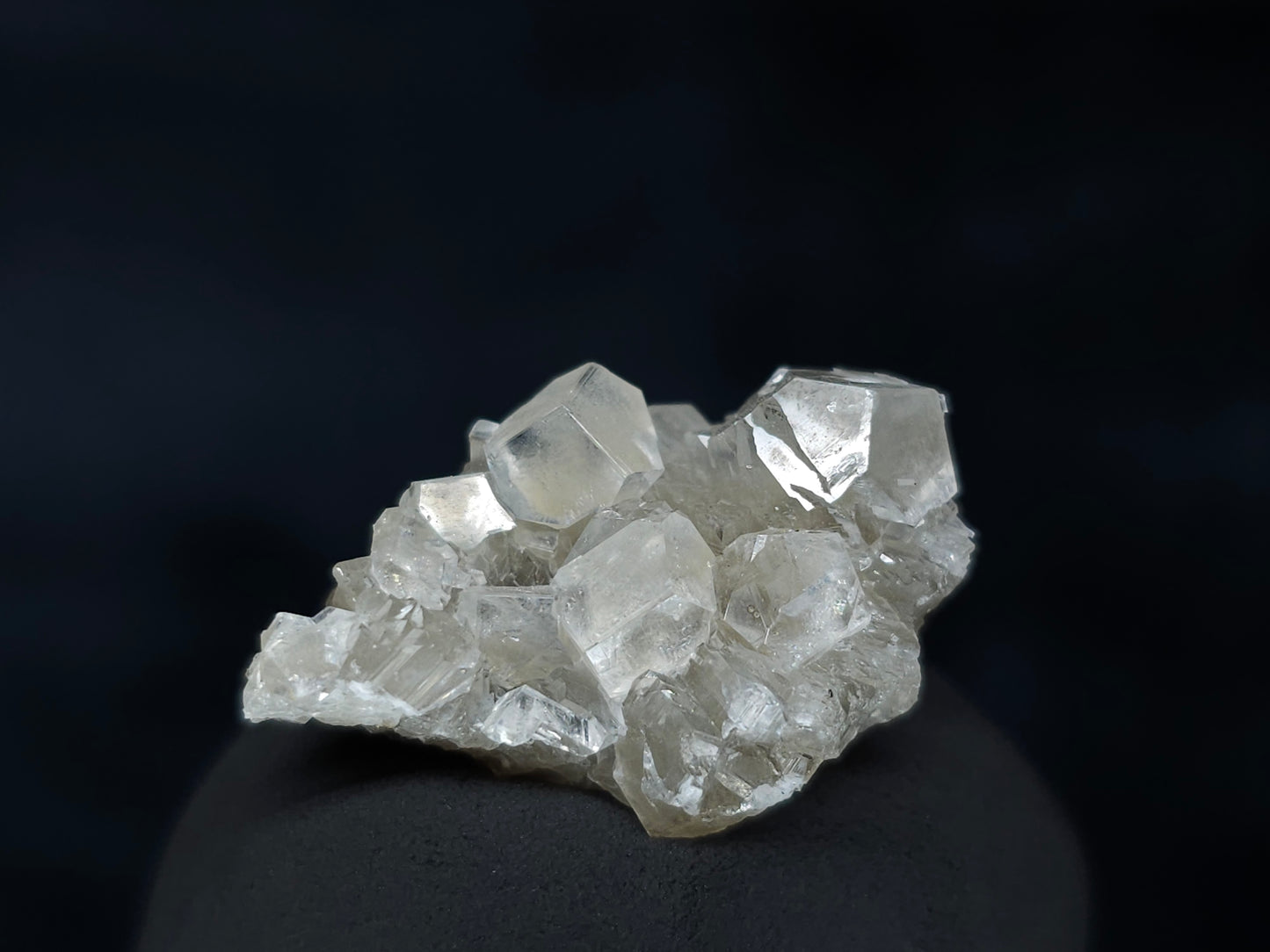 #33583 Super clear Nailhead Spar Calcite tiny cluster