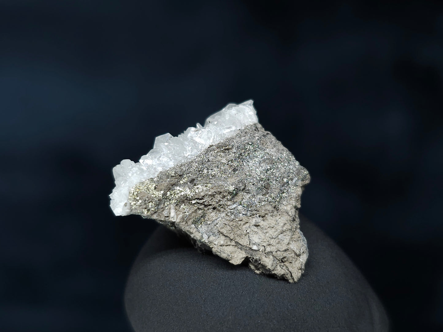 #33584 Super clear Nailhead Spar Calcite tiny cluster