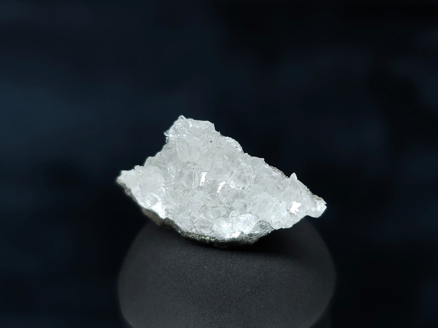 #33584 Super clear Nailhead Spar Calcite tiny cluster