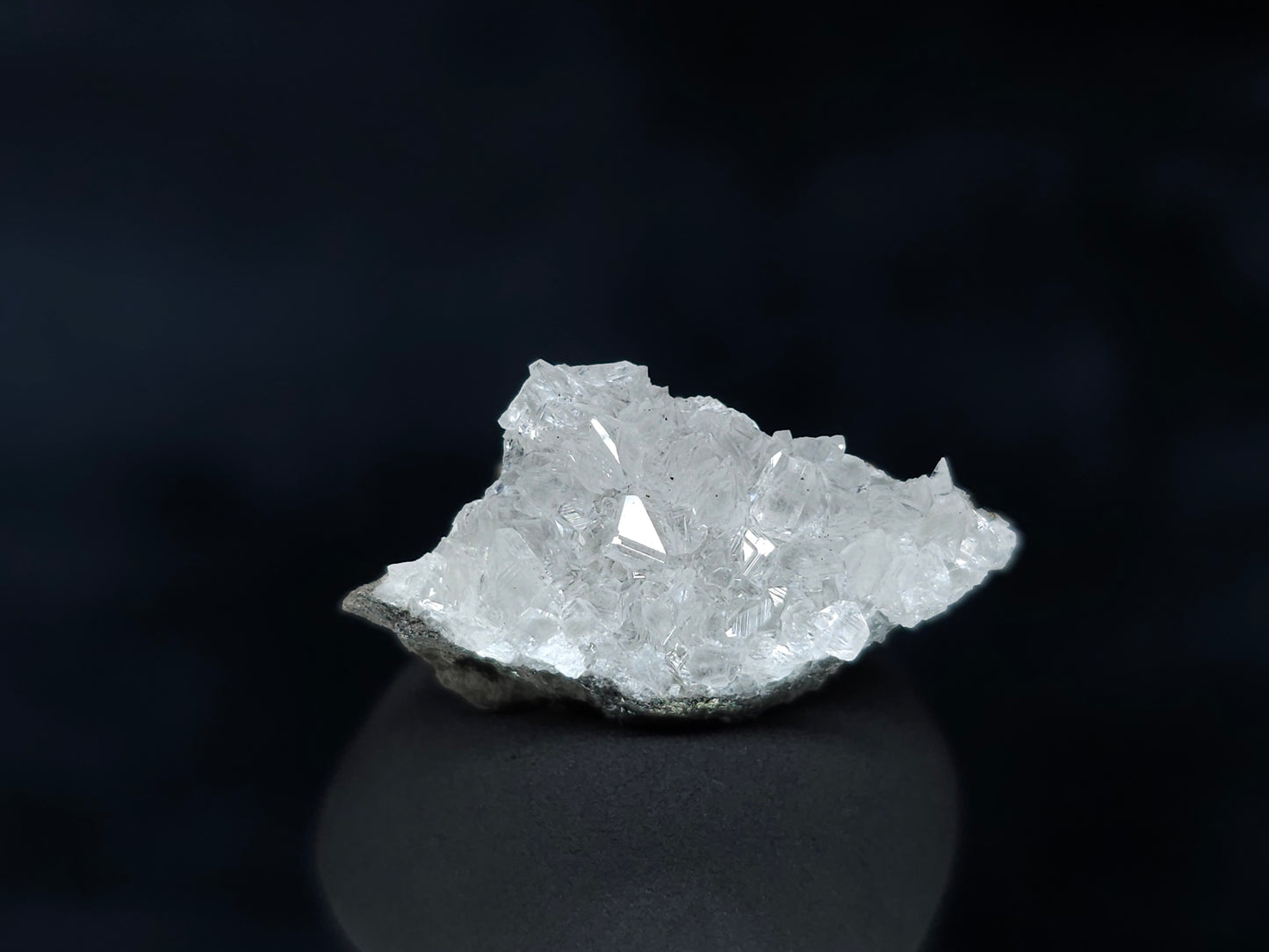 #33584 Super clear Nailhead Spar Calcite tiny cluster