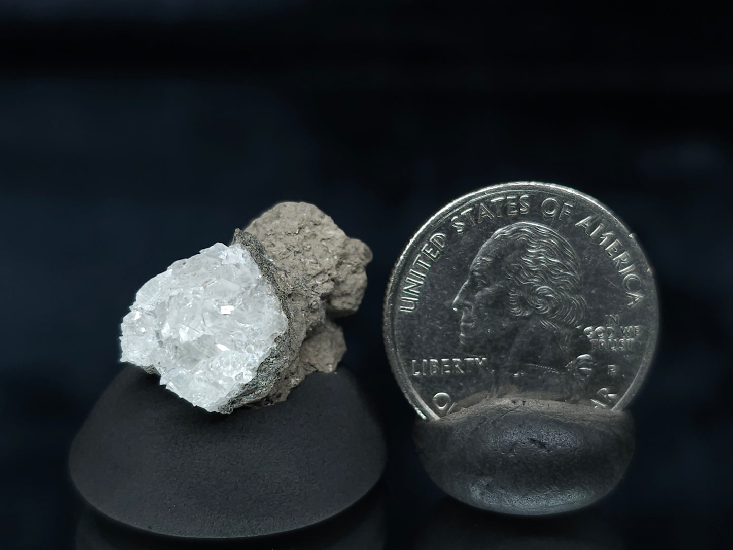 #33586 Super clear Nailhead Spar Calcite tiny cluster