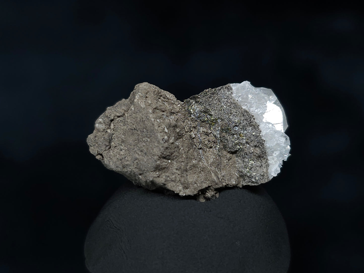 #33586 Super clear Nailhead Spar Calcite tiny cluster