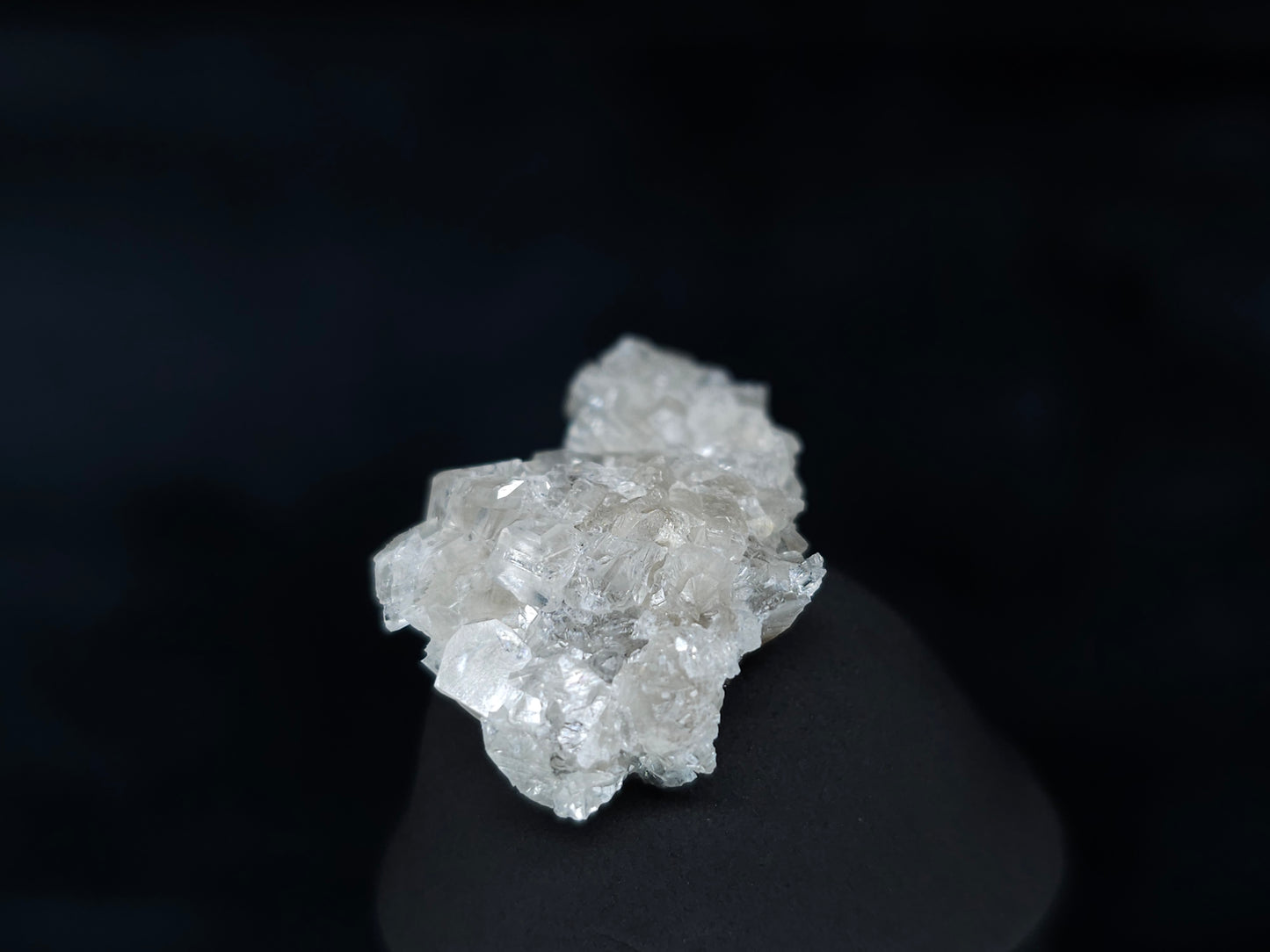 #33587 Super clear Nailhead Spar Calcite tiny cluster