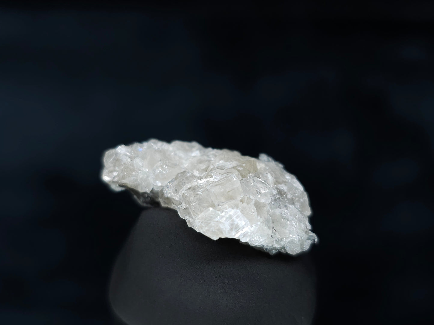 #33587 Super clear Nailhead Spar Calcite tiny cluster