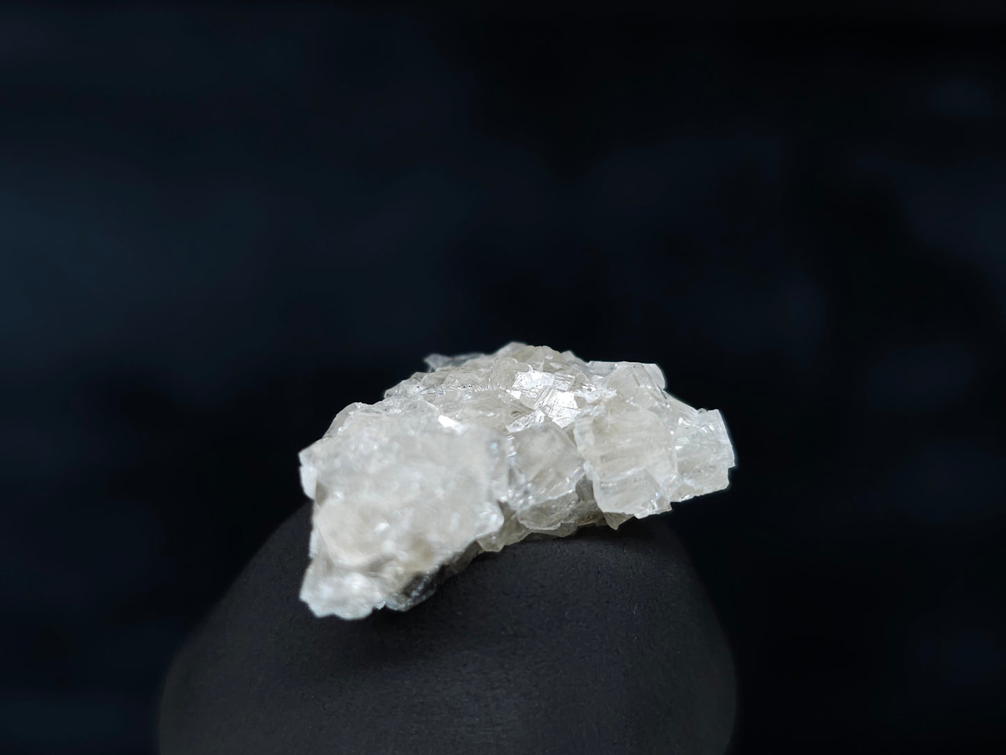 #33587 Super clear Nailhead Spar Calcite tiny cluster