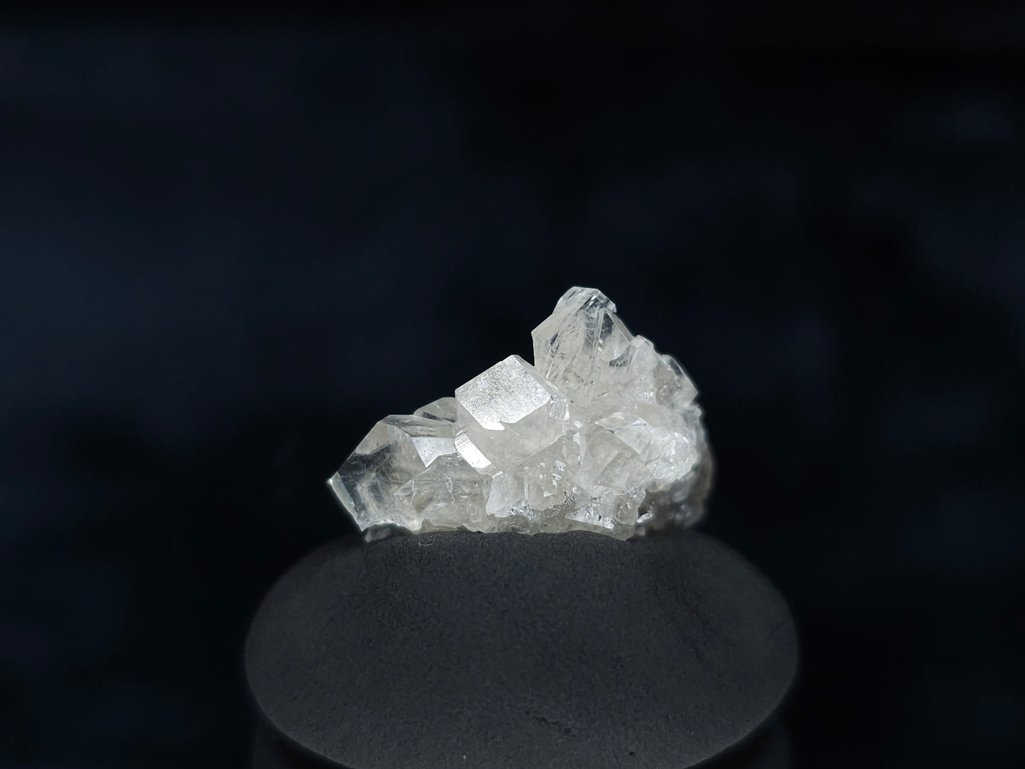 #33588 Super clear Nailhead Spar Calcite tiny cluster