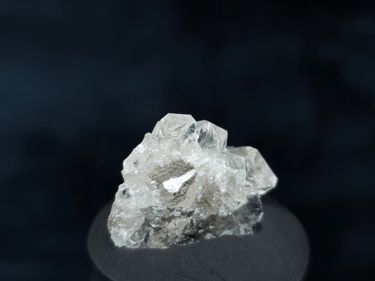 #33588 Super clear Nailhead Spar Calcite tiny cluster