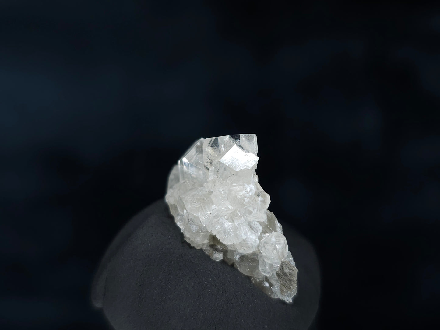 #33588 Super clear Nailhead Spar Calcite tiny cluster