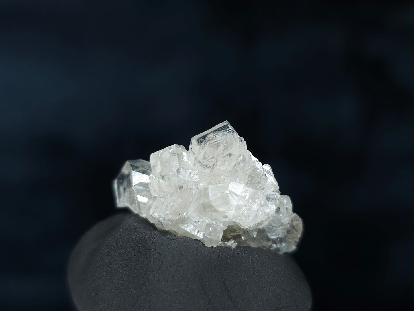 #33588 Super clear Nailhead Spar Calcite tiny cluster