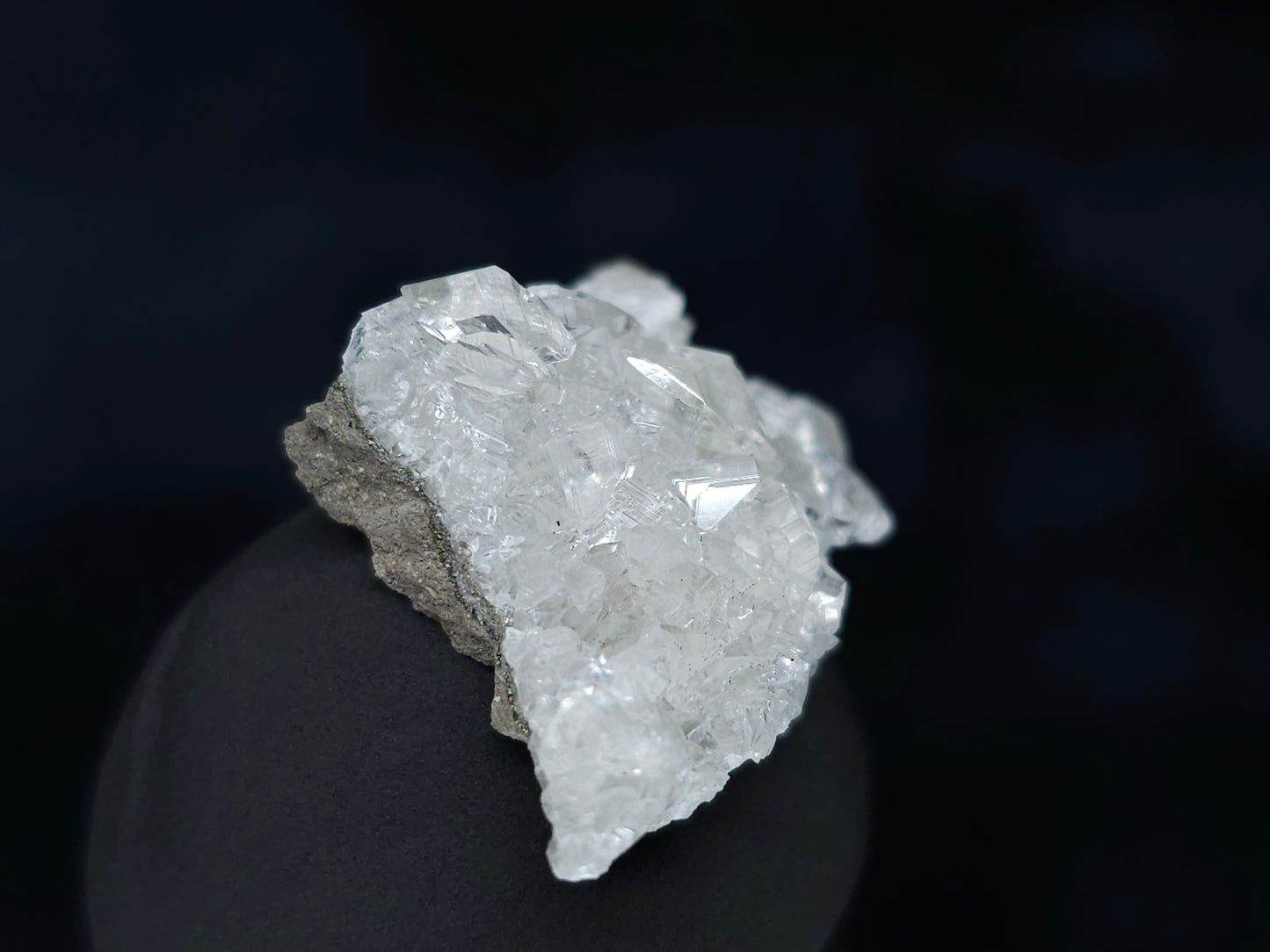 #33590 Super clear Nailhead Spar Calcite tiny cluster