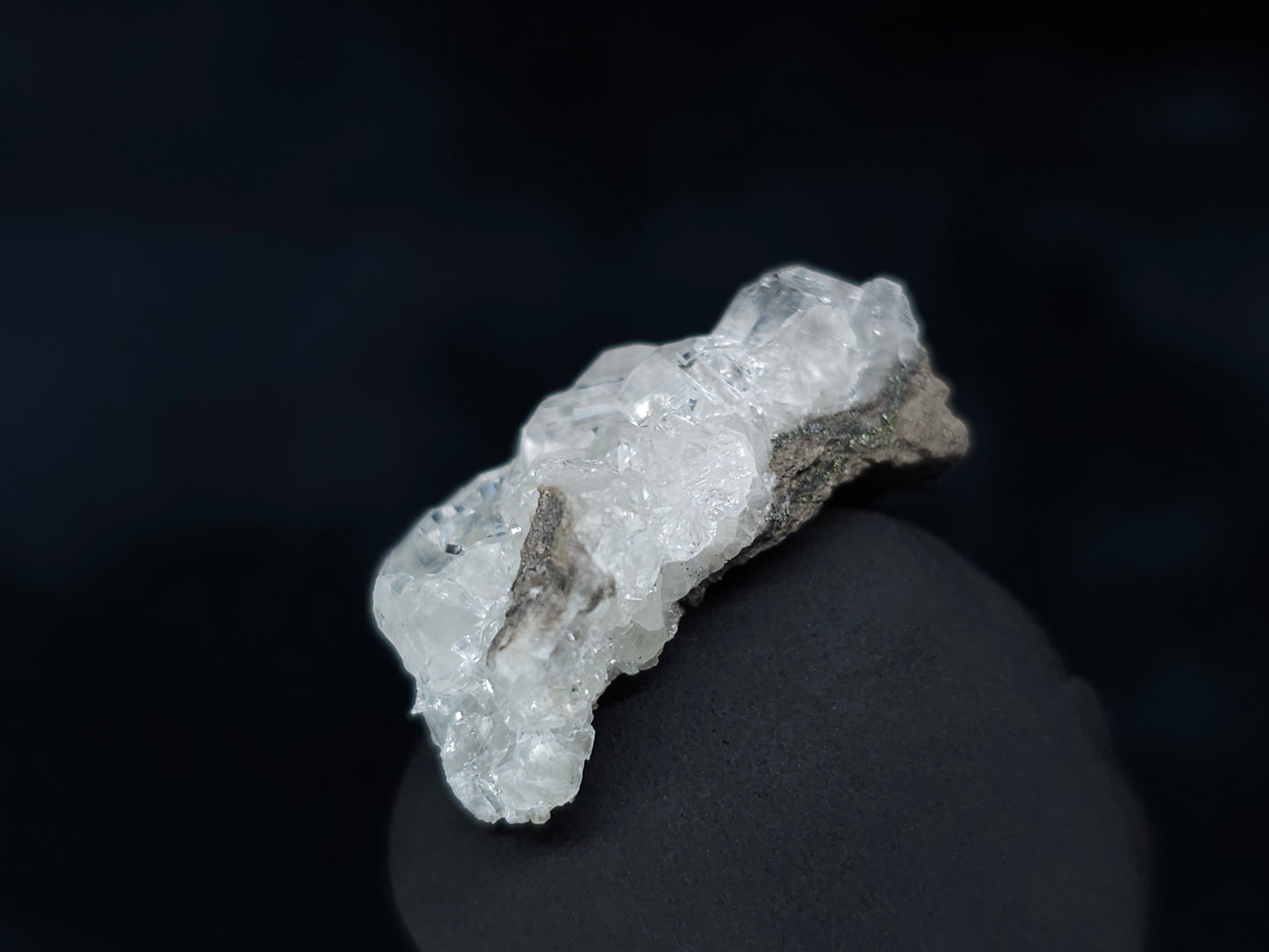 #33590 Super clear Nailhead Spar Calcite tiny cluster