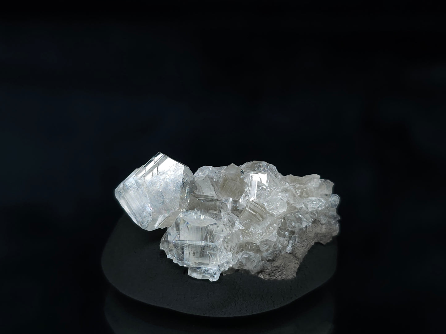 #33591 Super clear Nailhead Spar Calcite tiny cluster