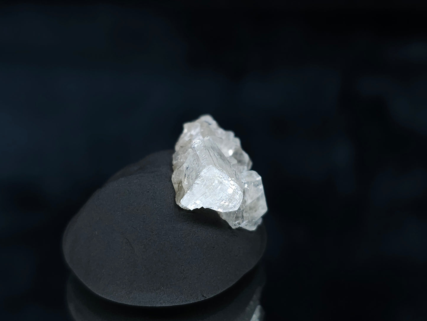 #33591 Super clear Nailhead Spar Calcite tiny cluster