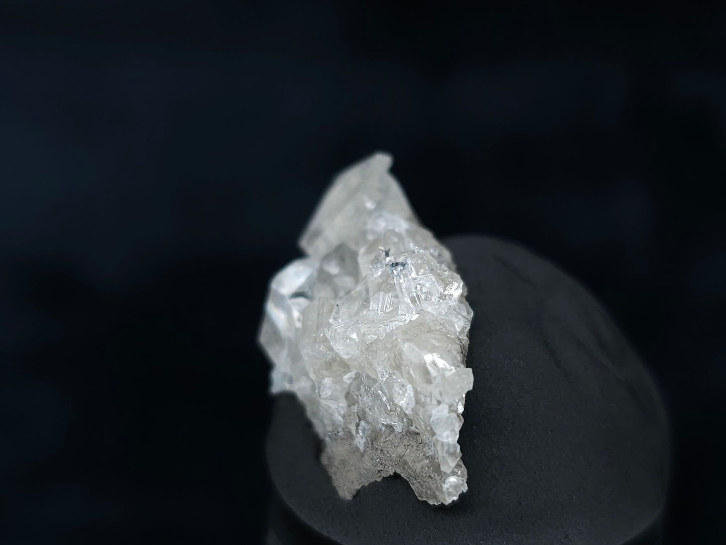 #33591 Super clear Nailhead Spar Calcite tiny cluster