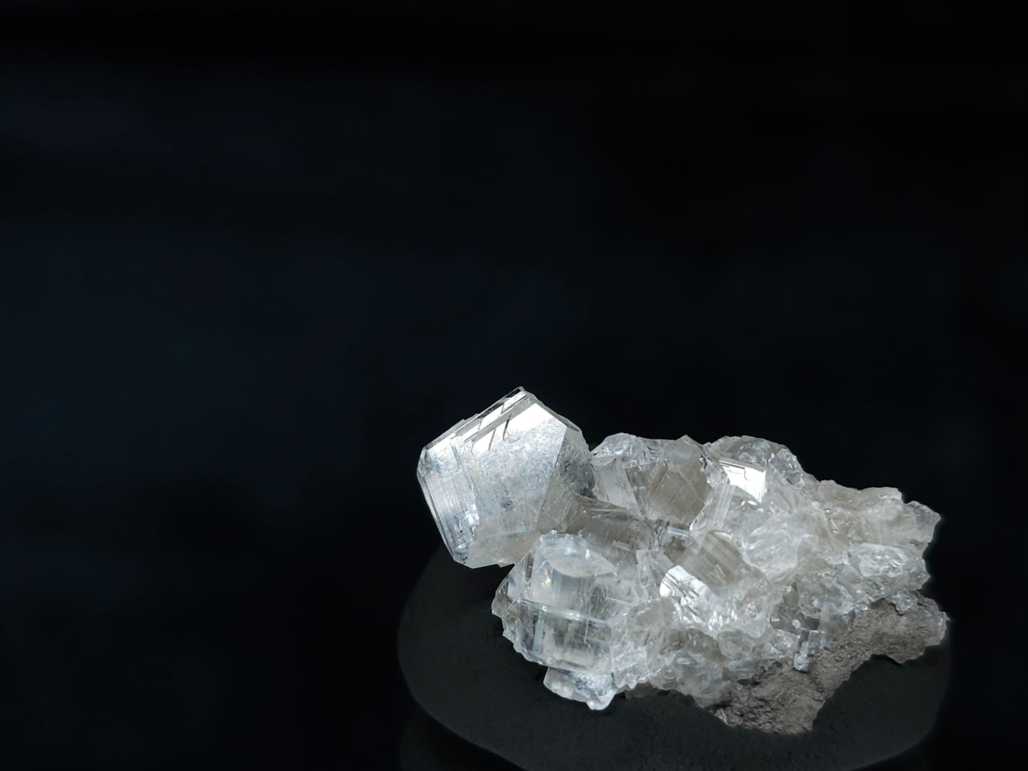 #33591 Super clear Nailhead Spar Calcite tiny cluster