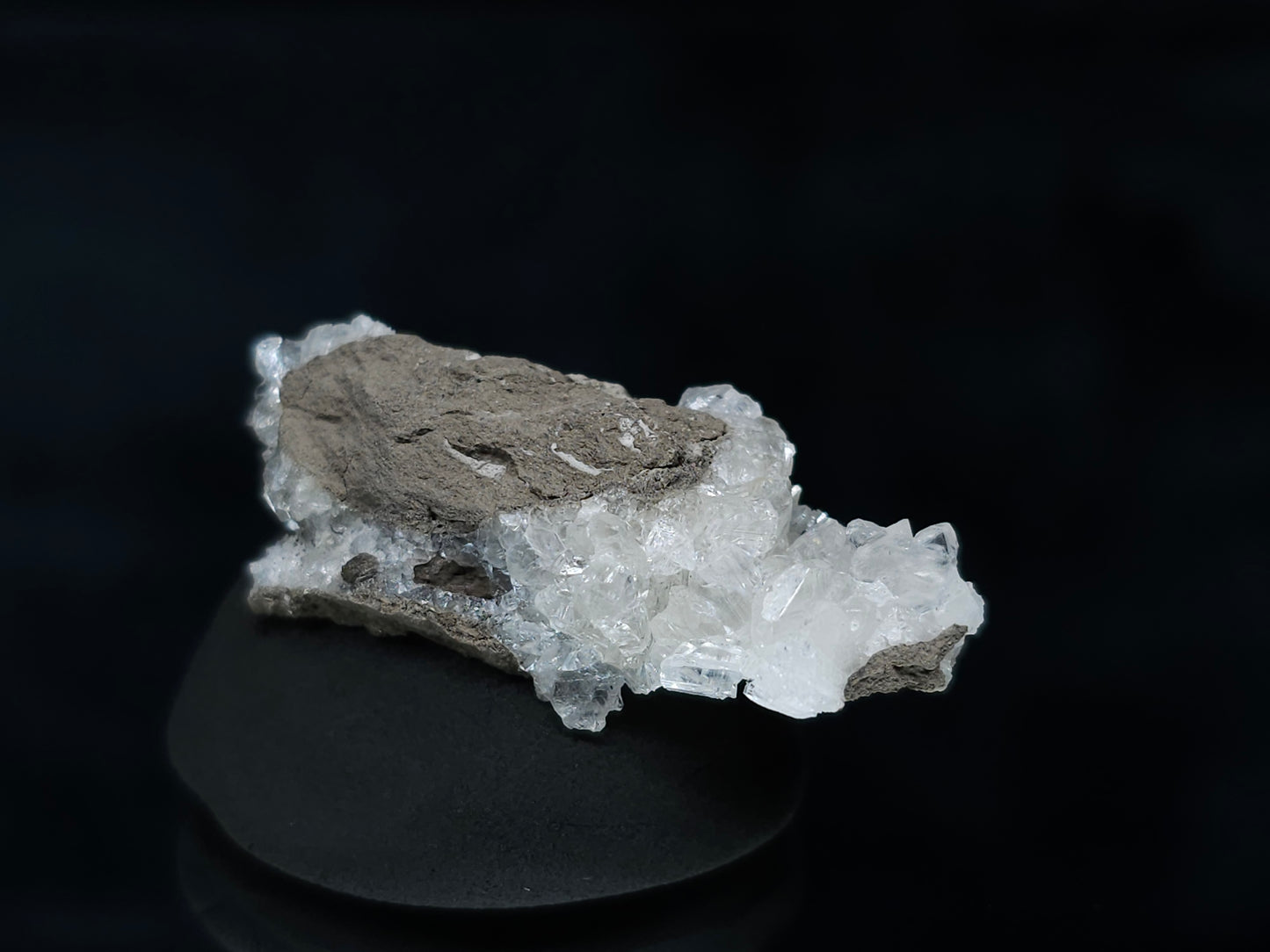 #33593 Super clear Nailhead Spar Calcite tiny cluster