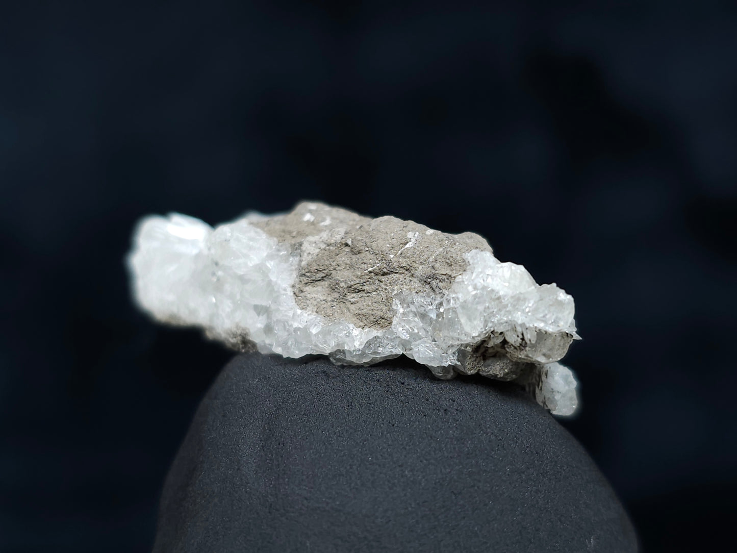 #33593 Super clear Nailhead Spar Calcite tiny cluster