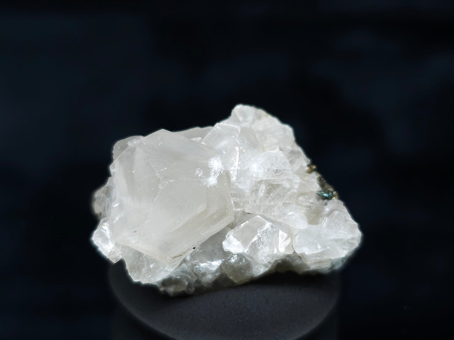 #33594 Super clear Nailhead Spar Calcite tiny cluster
