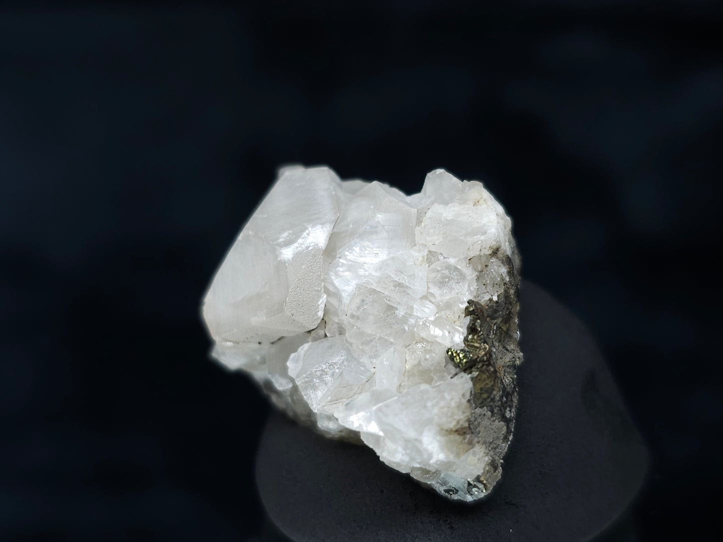 #33594 Super clear Nailhead Spar Calcite tiny cluster