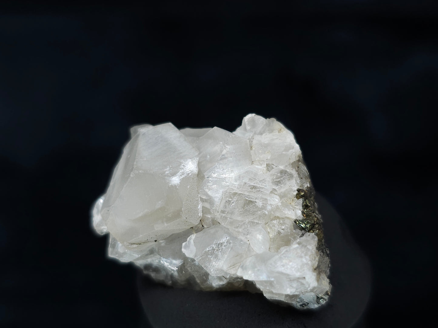 #33594 Super clear Nailhead Spar Calcite tiny cluster