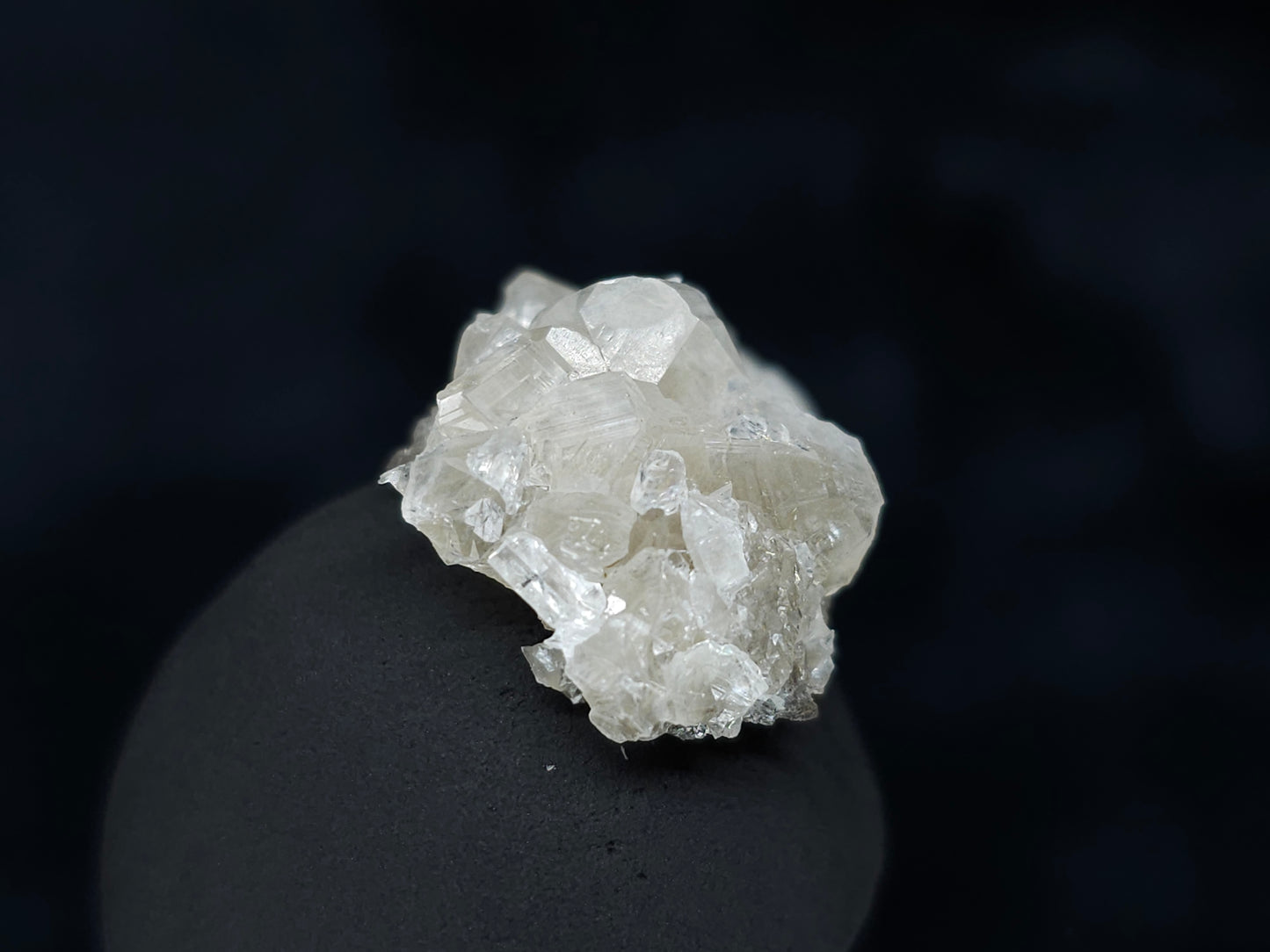 #33595 Super clear Nailhead Spar Calcite tiny cluster