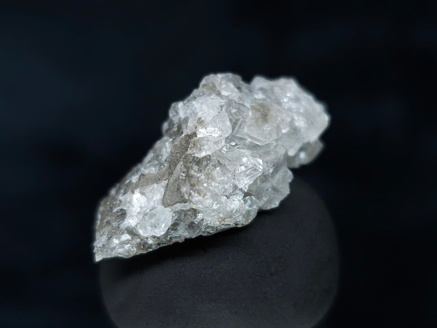 #33596 Super clear Nailhead Spar Calcite tiny cluster