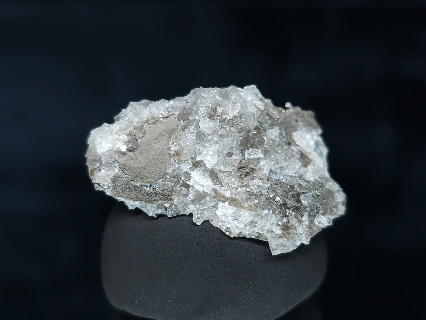 #33596 Super clear Nailhead Spar Calcite tiny cluster