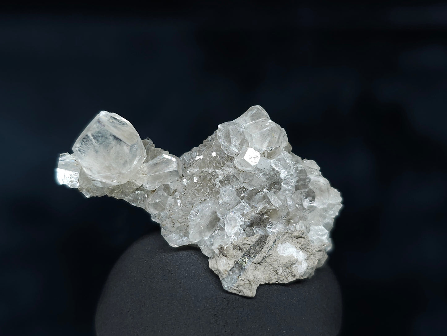 #33597 Super clear Nailhead Spar Calcite tiny cluster