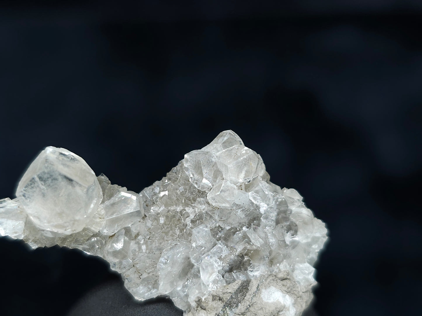 #33597 Super clear Nailhead Spar Calcite tiny cluster