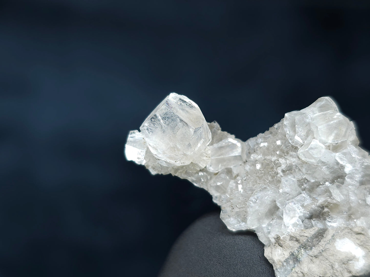 #33597 Super clear Nailhead Spar Calcite tiny cluster