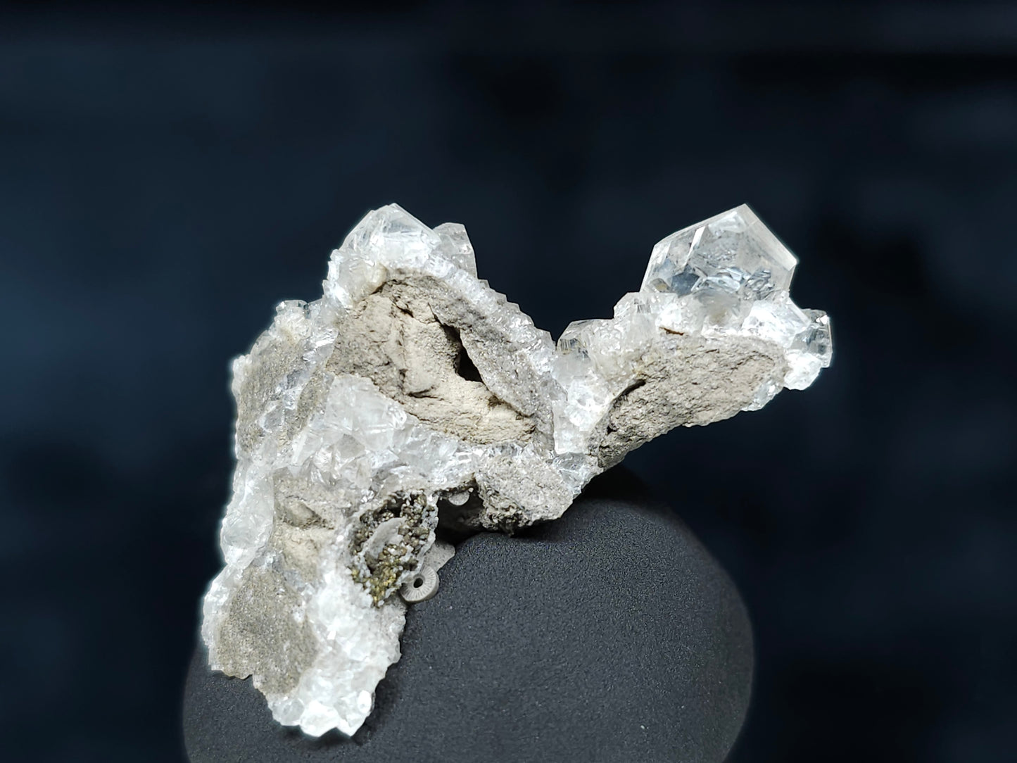 #33597 Super clear Nailhead Spar Calcite tiny cluster