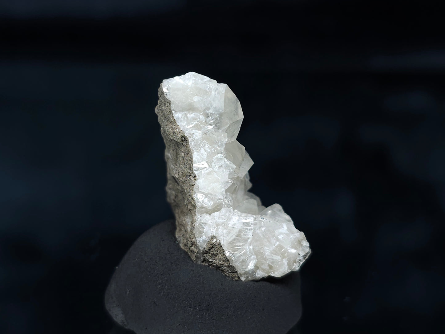 #33598 Super clear Nailhead Spar Calcite tiny cluster