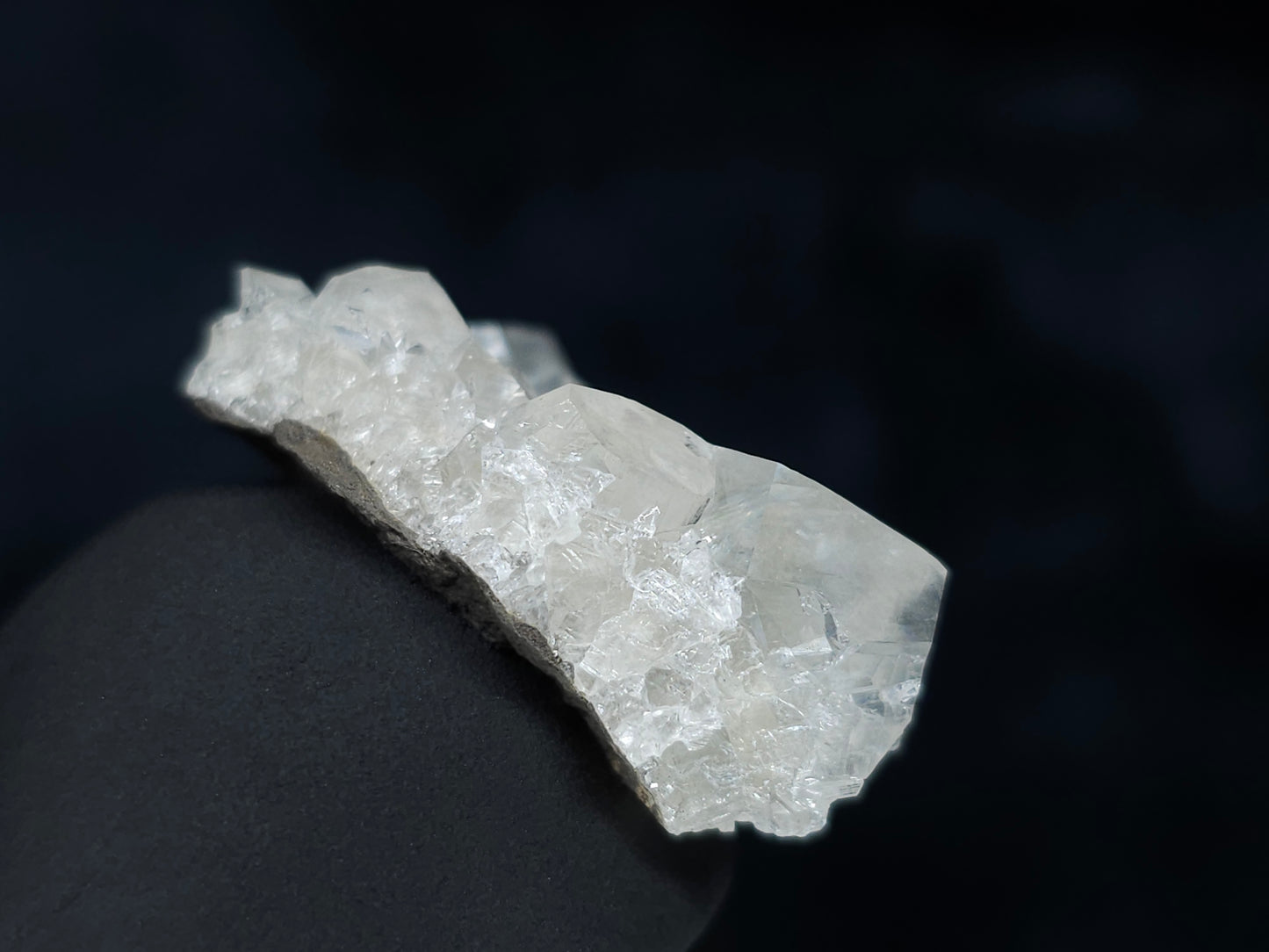 #33600 Super clear Nailhead Spar Calcite tiny cluster