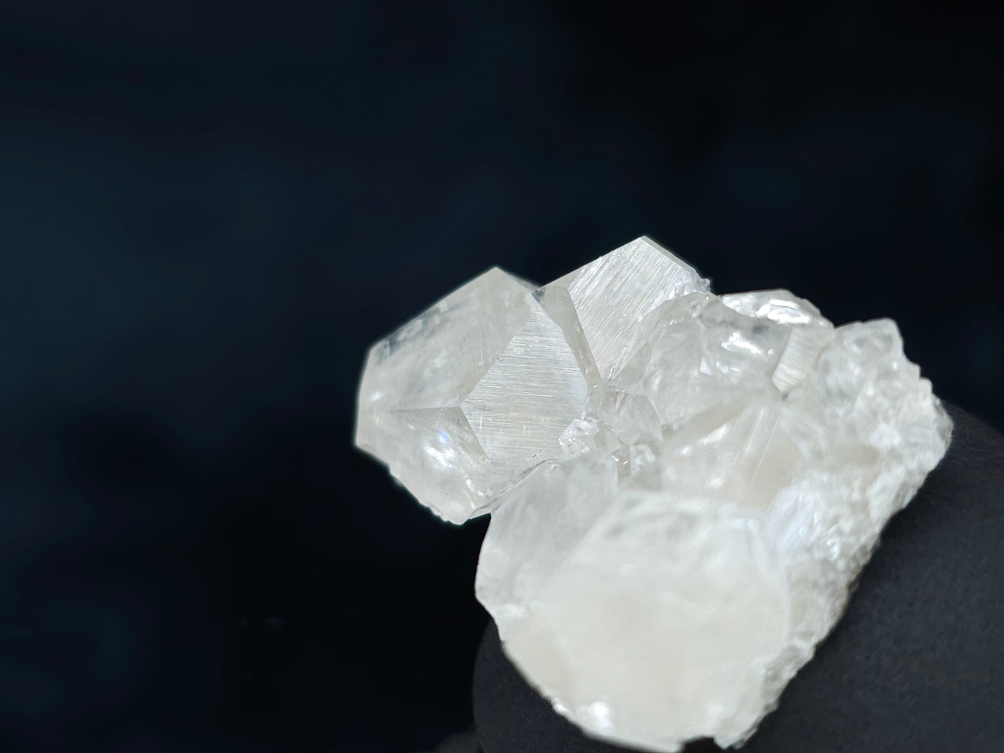 #33600 Super clear Nailhead Spar Calcite tiny cluster