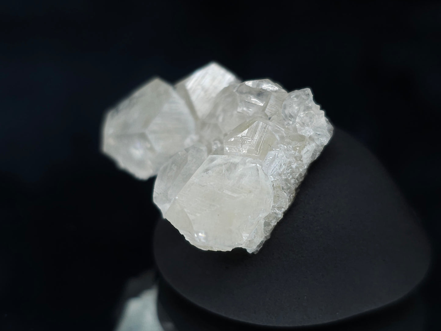 #33600 Super clear Nailhead Spar Calcite tiny cluster