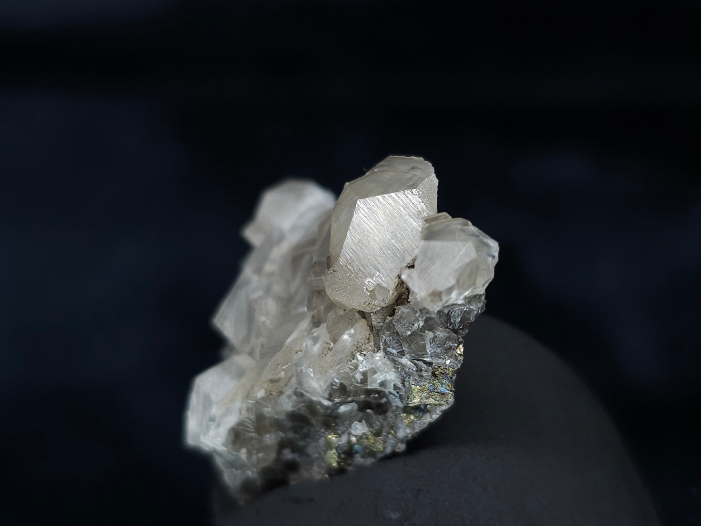 #33603 Twin clear phantom Nailhead Spar Calcite tiny cluster