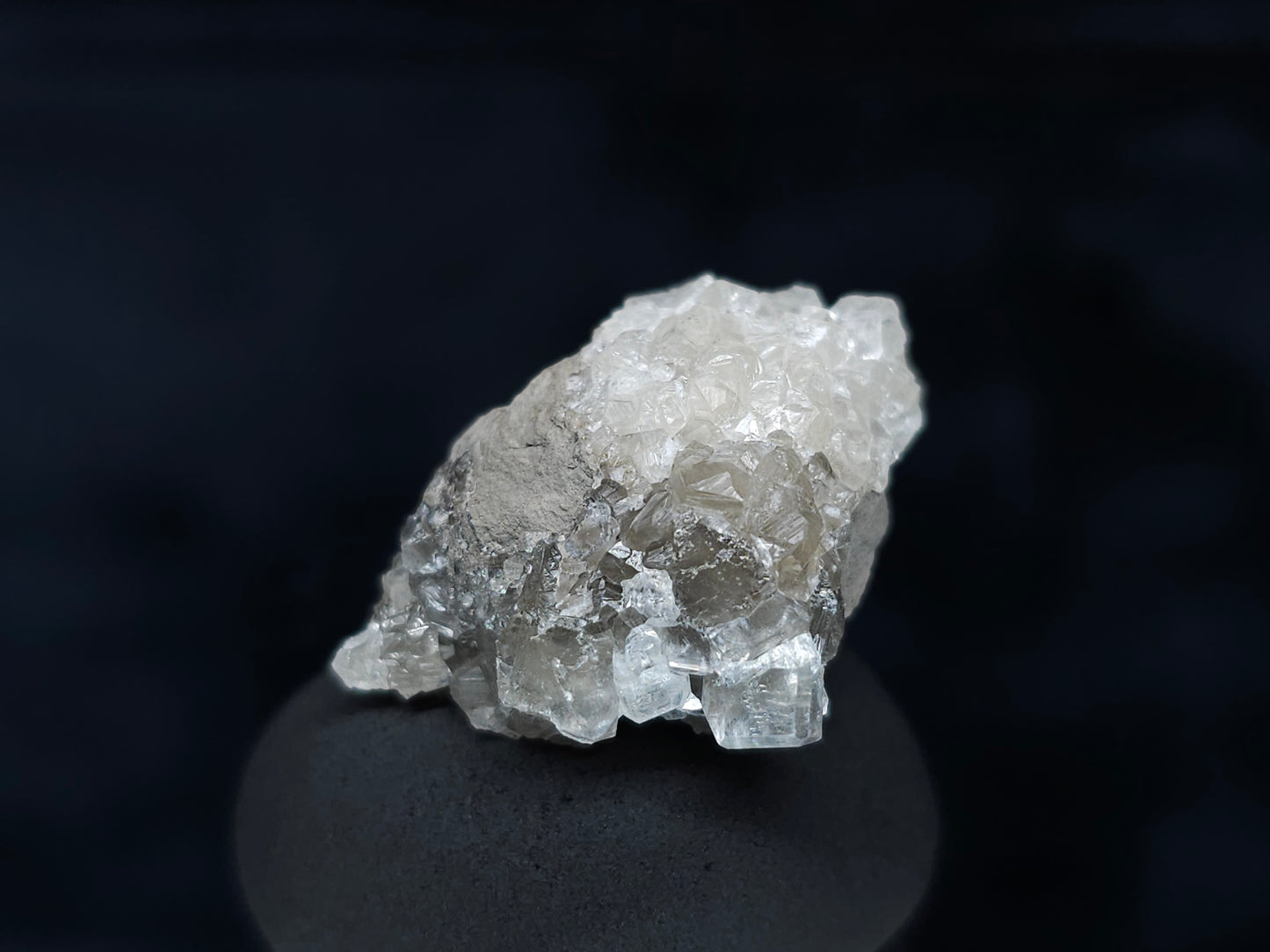 #33606 Super clear Nailhead Spar Calcite tiny cluster