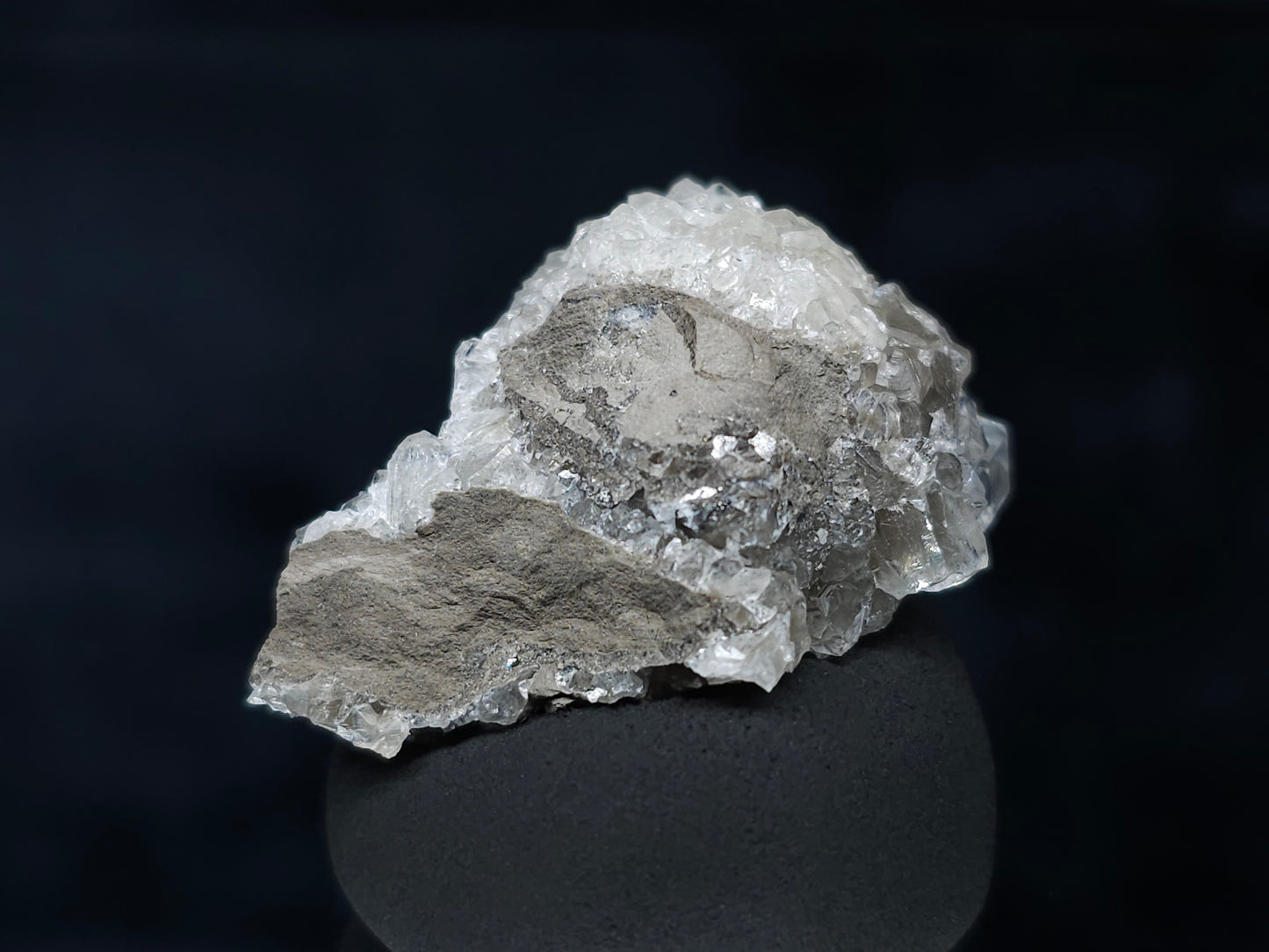 #33606 Super clear Nailhead Spar Calcite tiny cluster