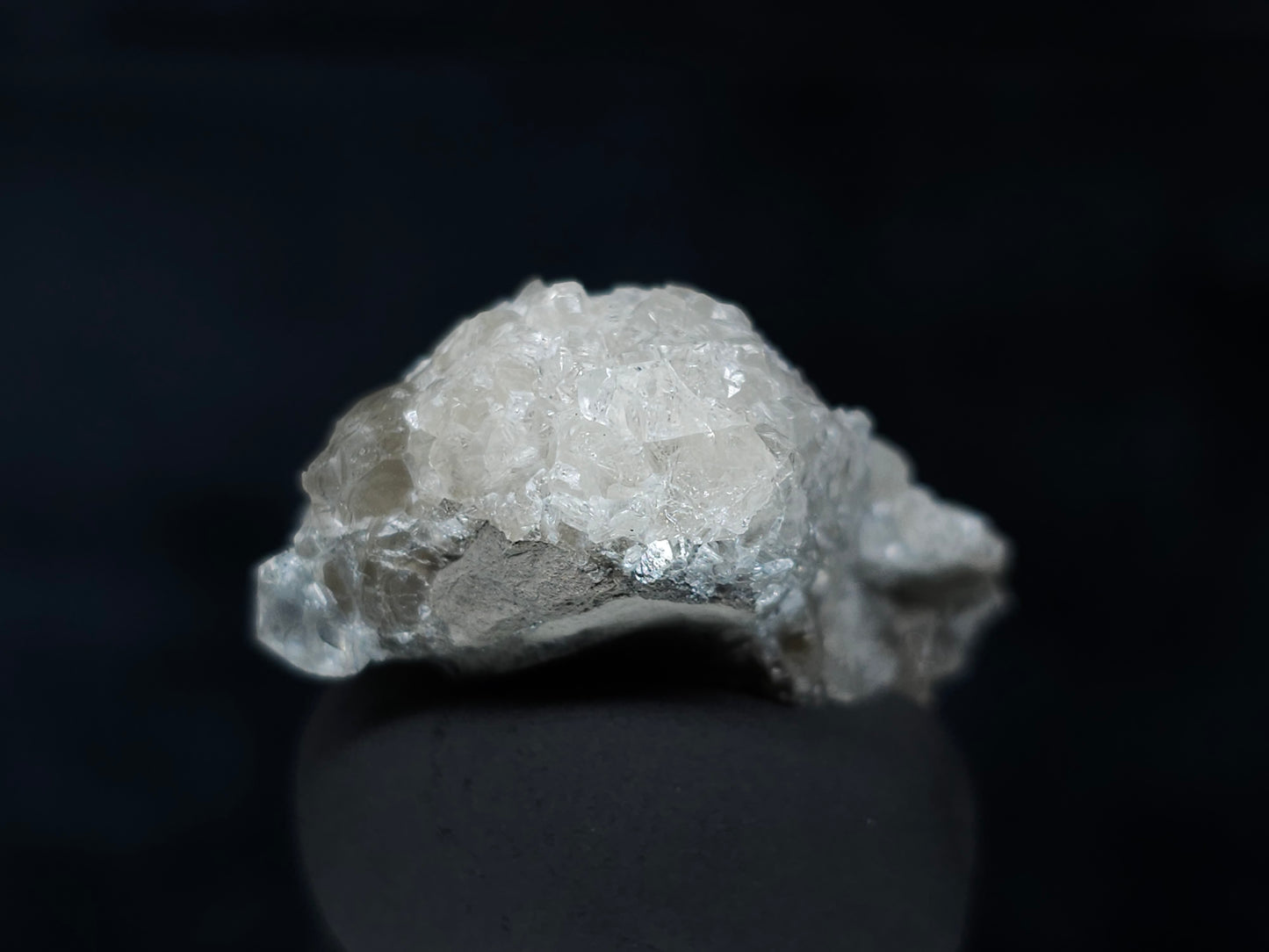 #33606 Super clear Nailhead Spar Calcite tiny cluster