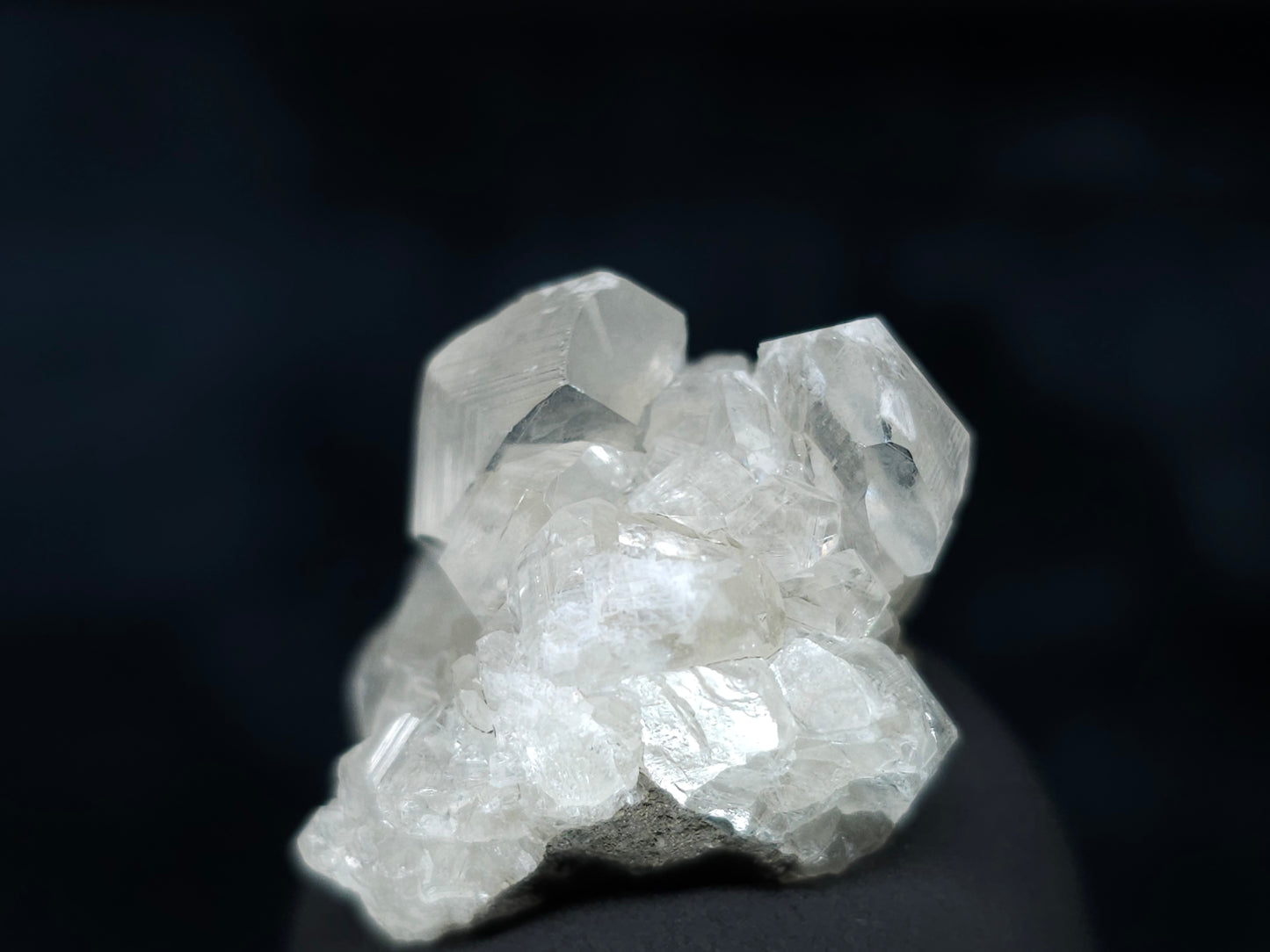 #33607 Super clear Nailhead Spar Calcite tiny cluster