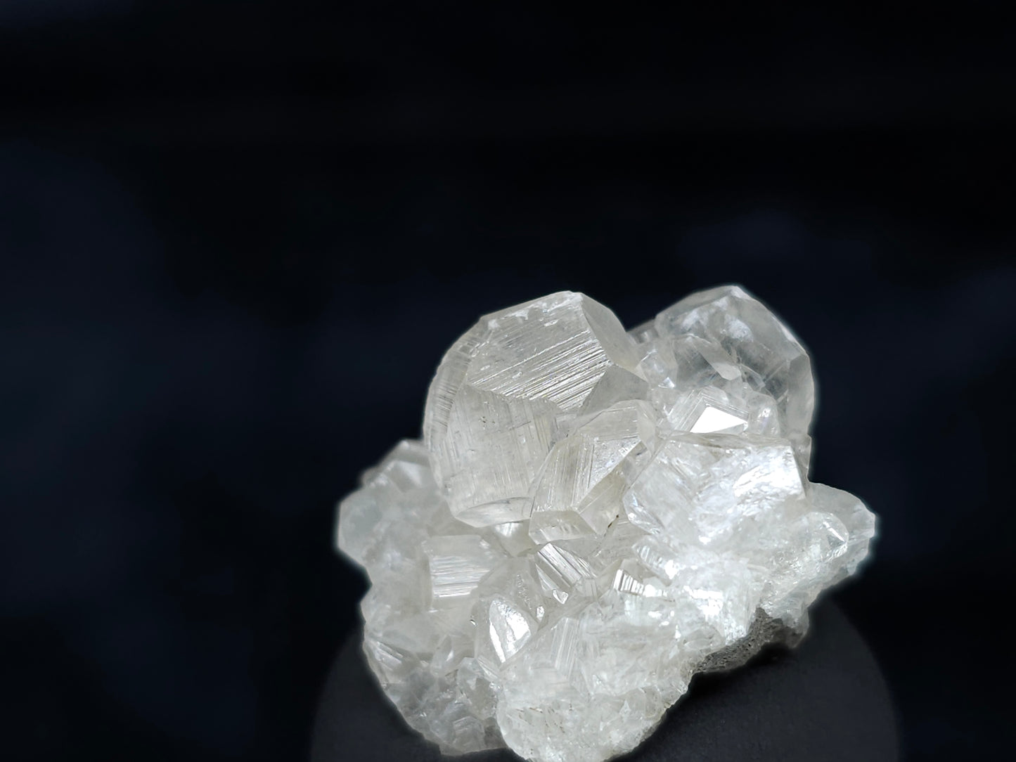 #33607 Super clear Nailhead Spar Calcite tiny cluster