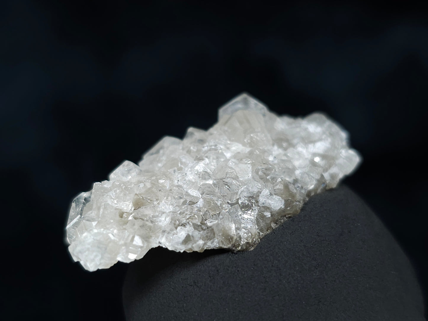 #33608 Super clear Nailhead Spar Calcite tiny cluster