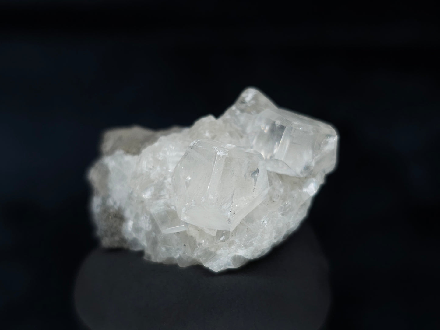 #33609 Super clear Nailhead Spar Calcite tiny cluster