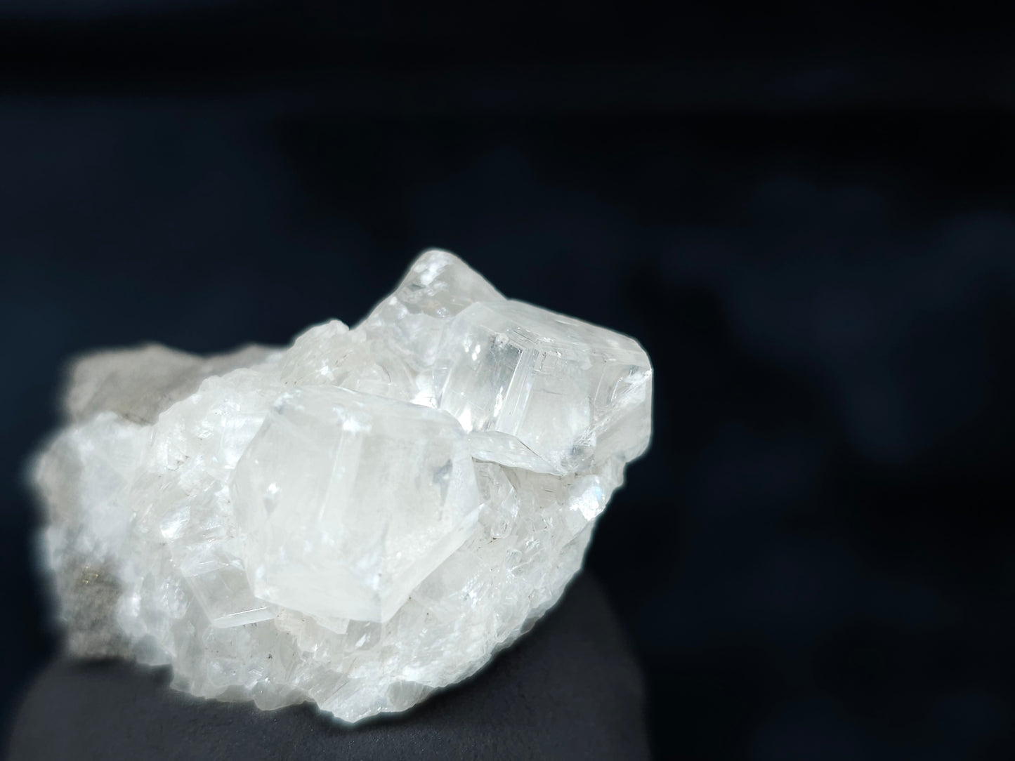 #33609 Super clear Nailhead Spar Calcite tiny cluster