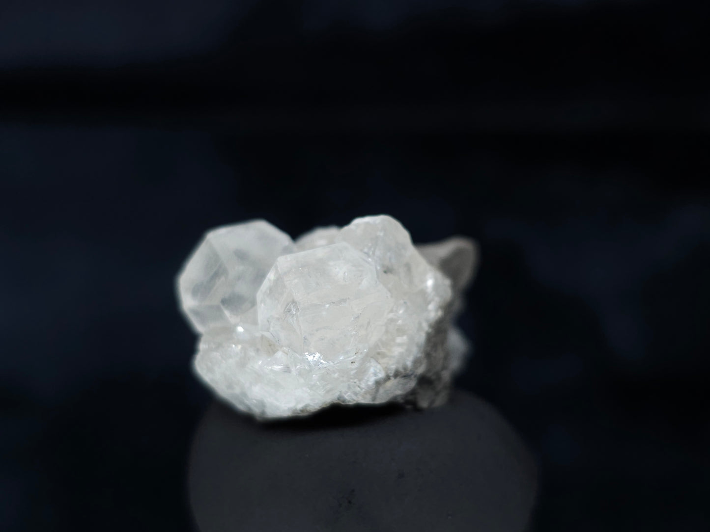#33609 Super clear Nailhead Spar Calcite tiny cluster