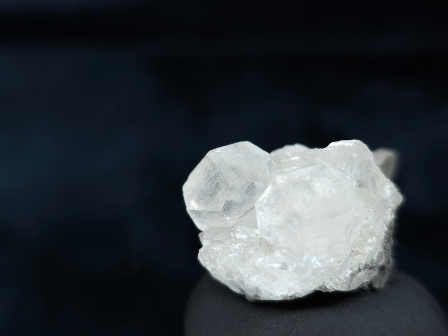 #33609 Super clear Nailhead Spar Calcite tiny cluster